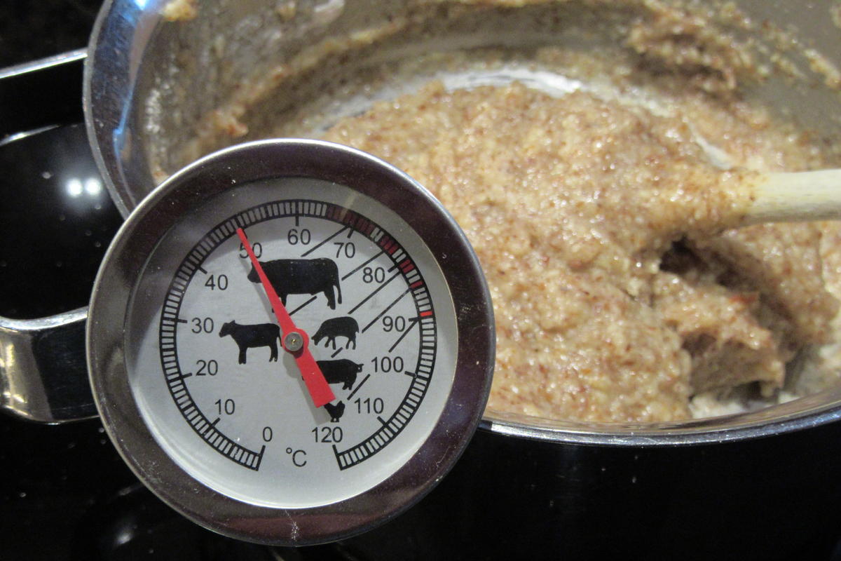 Rezept: Plätzchen: Mandelmakronen mit Orangenmarmelade Bild Nr. 17600 Plätzchen: Mandelmakronen mit Orangenmarmelade - Rezept - Bild Nr. 17600