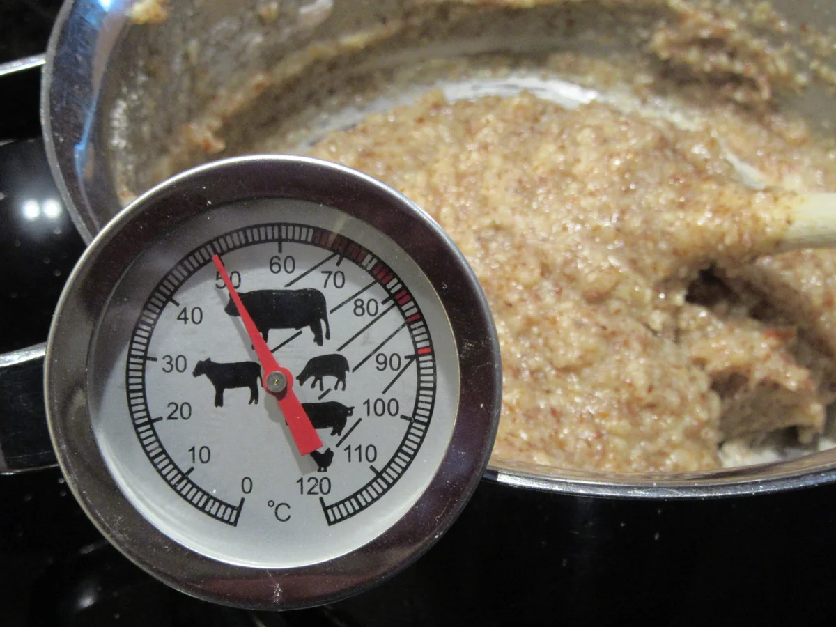 Rezept: Plätzchen: Mandelmakronen mit Orangenmarmelade Bild Nr. 17600 Plätzchen: Mandelmakronen mit Orangenmarmelade - Rezept - Bild Nr. 17600