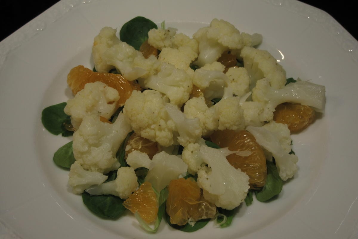 Rezept: Salate: Blumenkohlsalat mit Mandarinen und Lachs Bild Nr. 17601 Salate: Blumenkohlsalat mit Mandarinen und Lachs - Rezept - Bild Nr. 17601
