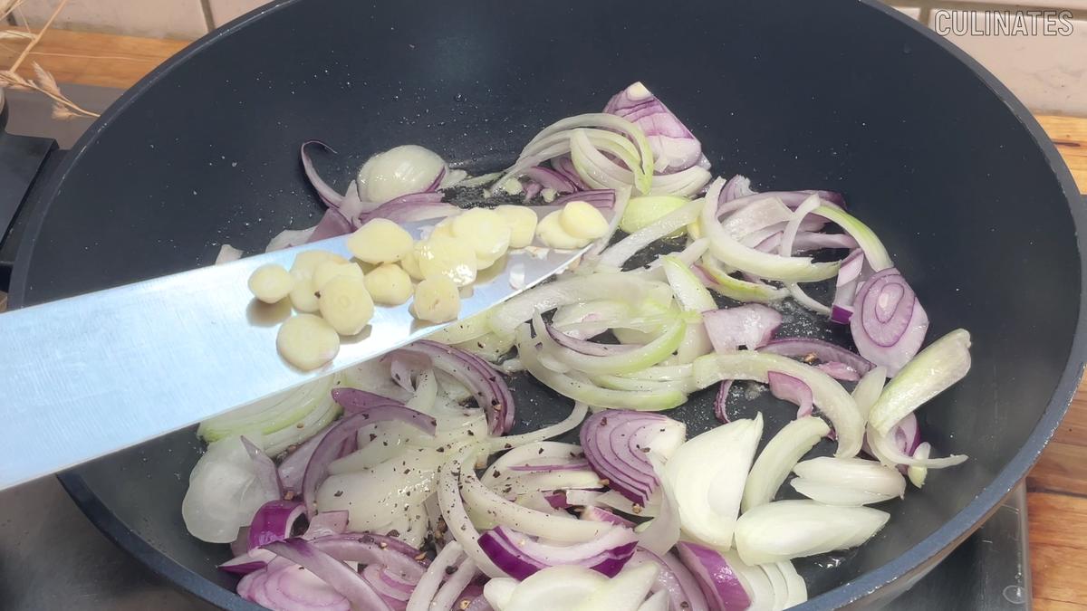 Rezept: Gänseleber mit Zwiebeln und Paprika Bild Nr. 3 Gänseleber mit Zwiebeln und Paprika - Rezept - Bild Nr. 3