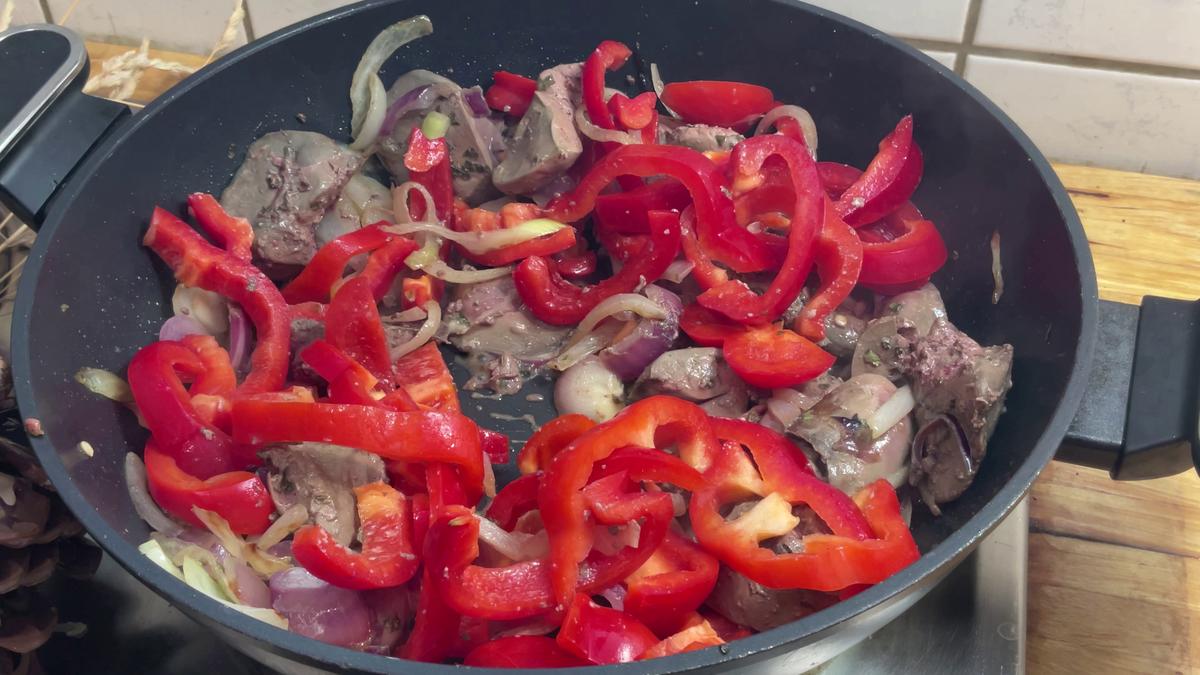 Rezept: Gänseleber mit Zwiebeln und Paprika Bild Nr. 5 Gänseleber mit Zwiebeln und Paprika - Rezept - Bild Nr. 5