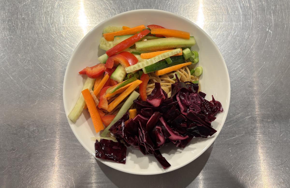 Crunchy Peanut Veggie Pasta Bowl - Rezept - Bild Nr. 17599