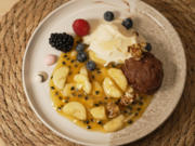 Schokoladenmousse mit karamellisierten Mandeln und Rosmarineis - Rezept - Bild Nr. 2