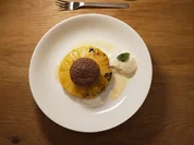 Schokoladenküchle auf gegrillter Ananas mit Vanilleeis - Rezept - Bild Nr. 2