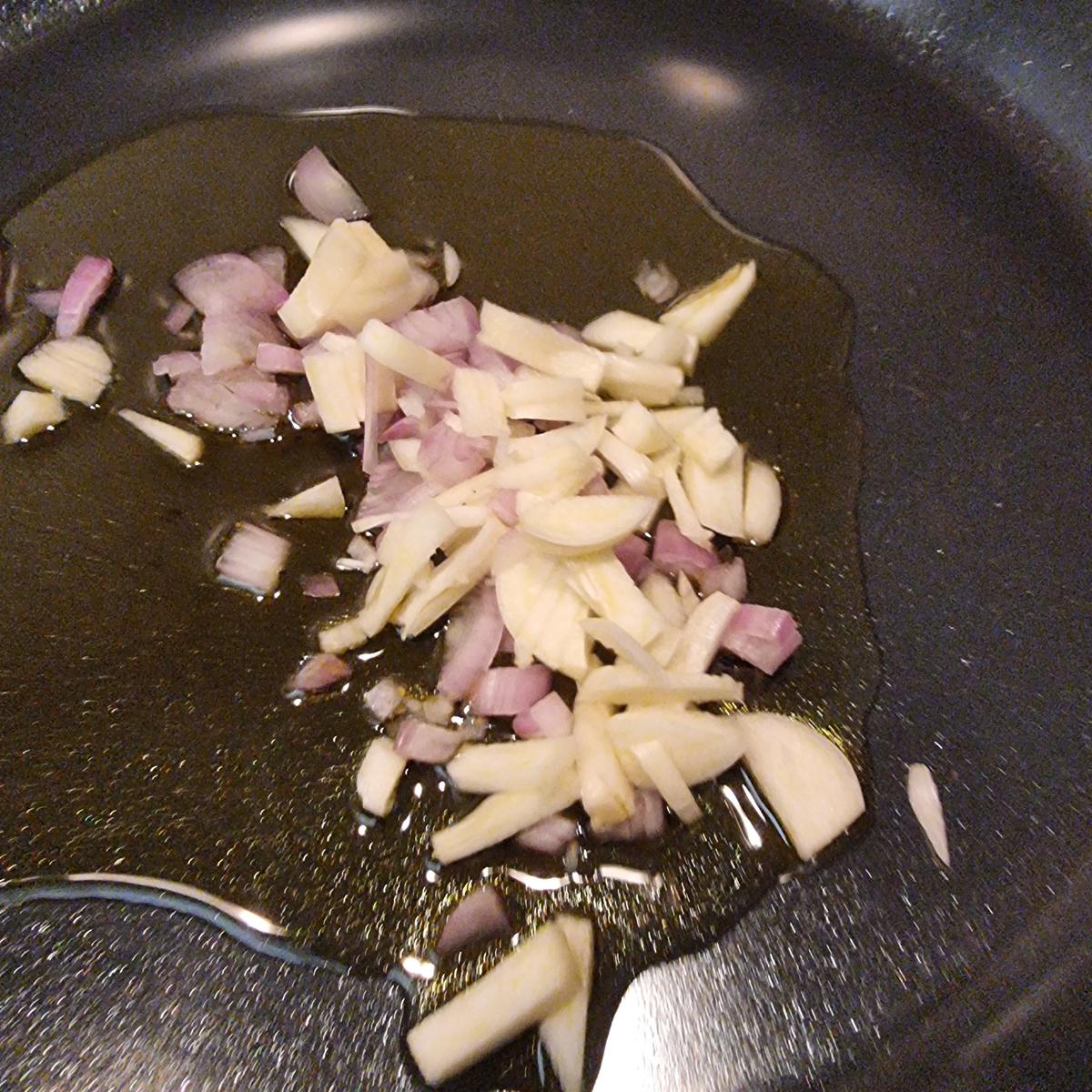 Nudeln mit Gemüse in Tomatensauce - Rezept - Bild Nr. 17599