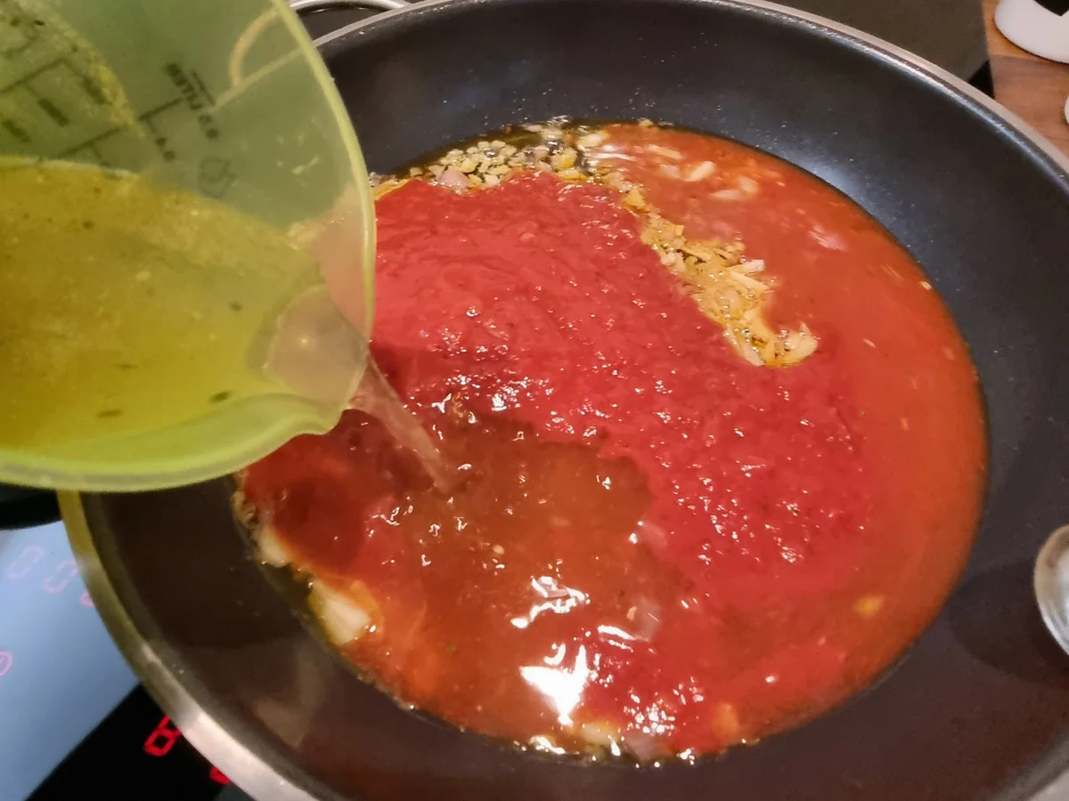 Nudeln mit Gemüse in Tomatensauce - Rezept - Bild Nr. 17600