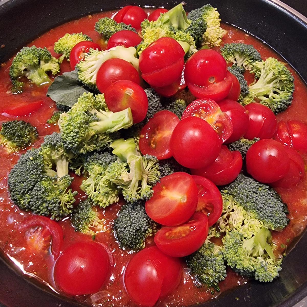 Nudeln mit Gemüse in Tomatensauce - Rezept - Bild Nr. 17601