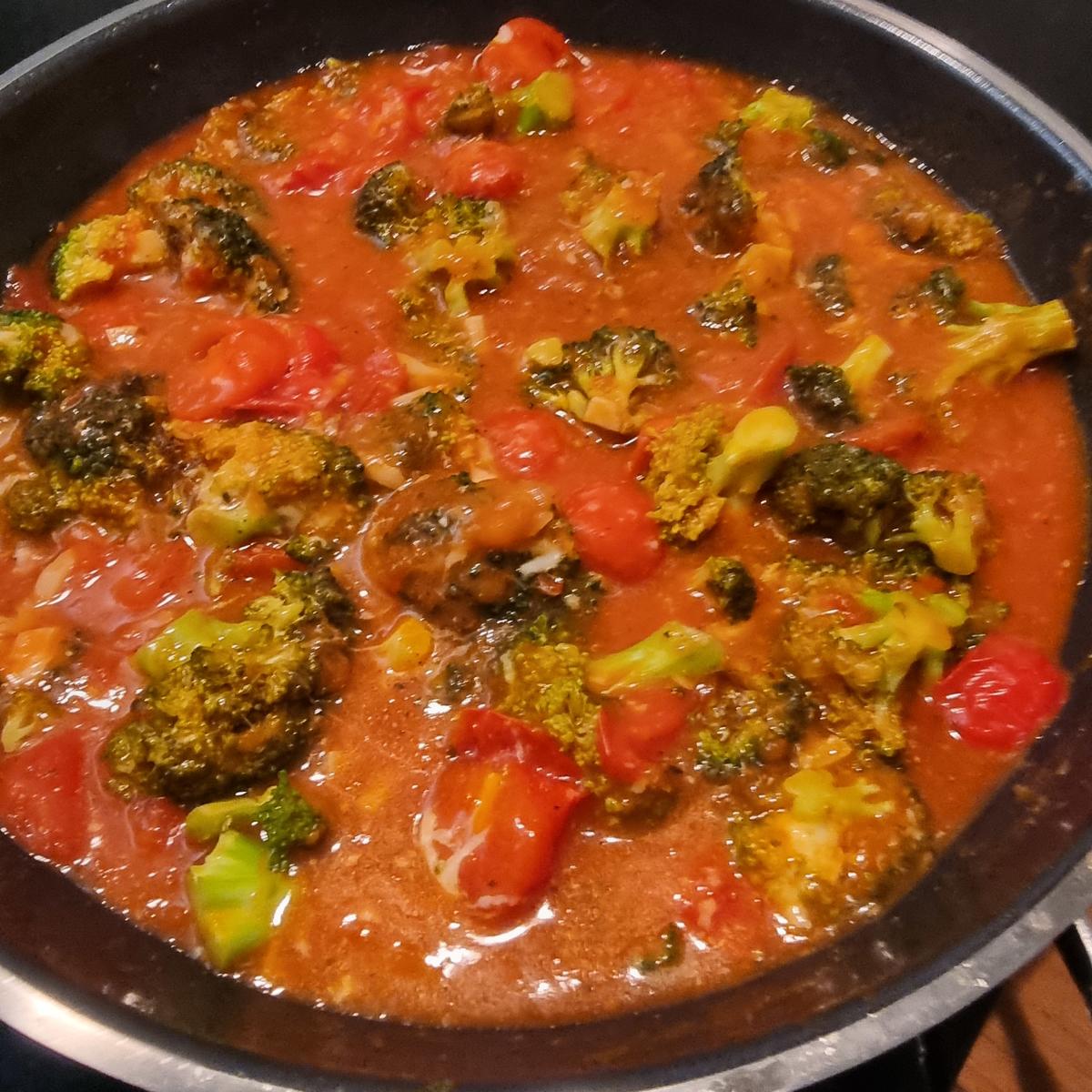 Nudeln mit Gemüse in Tomatensauce - Rezept - Bild Nr. 17603