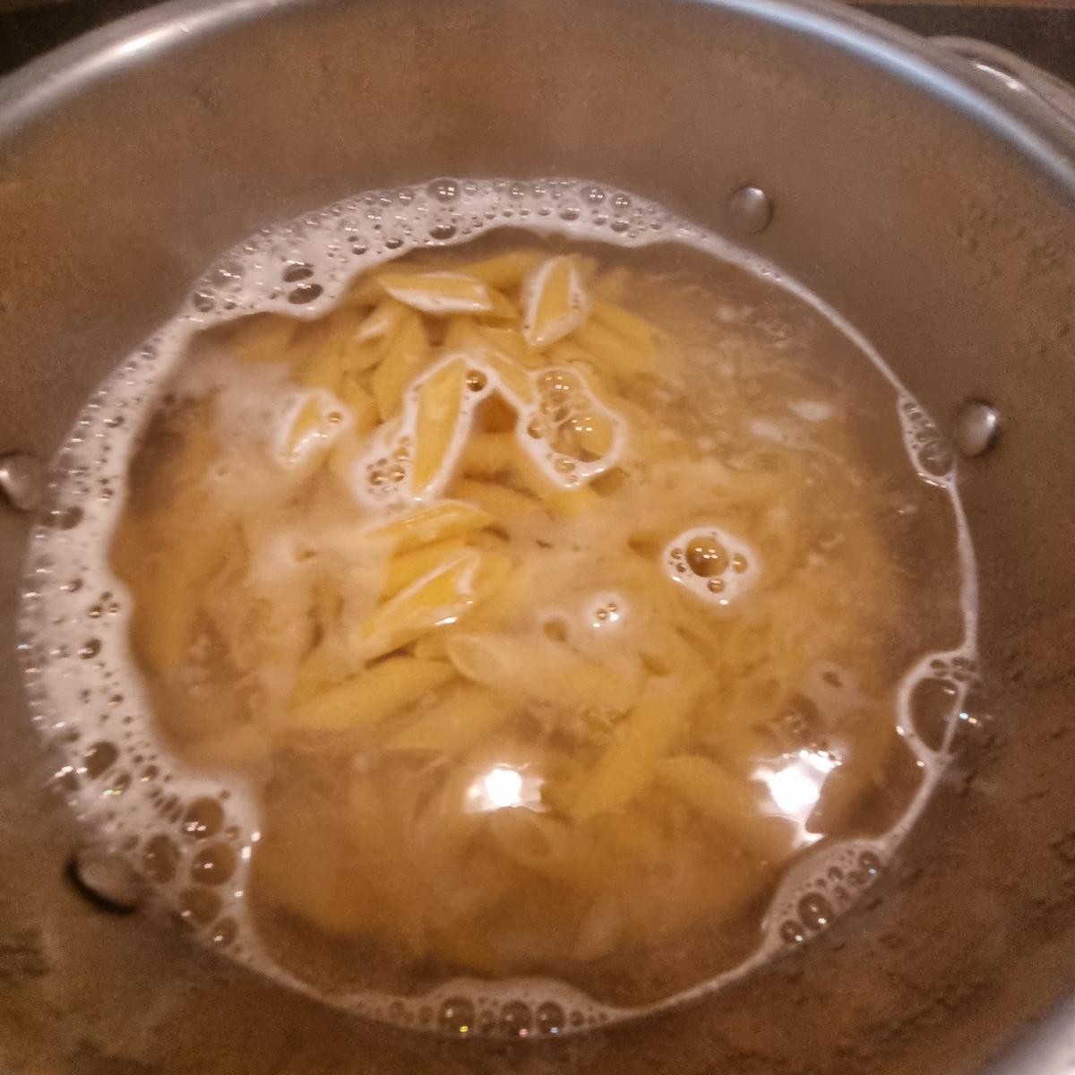 Nudeln mit Gemüse in Tomatensauce - Rezept - Bild Nr. 17604