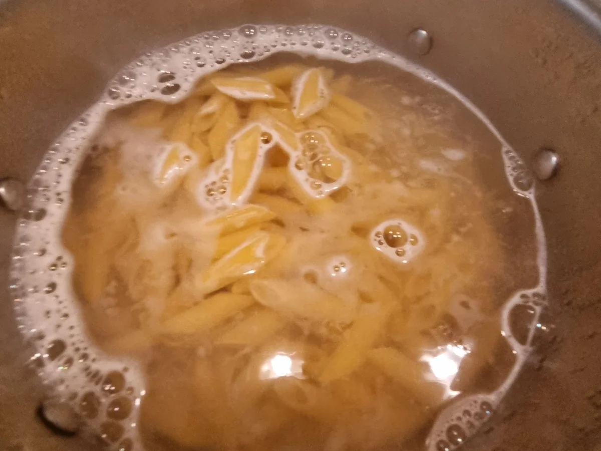 Nudeln mit Gemüse in Tomatensauce - Rezept - Bild Nr. 17604