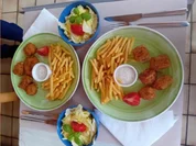 Rezept: Kibbelinge mit Pommes Frites und Chinakohlsalat Bild Nr. 2 Kibbelinge mit Pommes Frites und Chinakohlsalat - Rezept - Bild Nr. 2