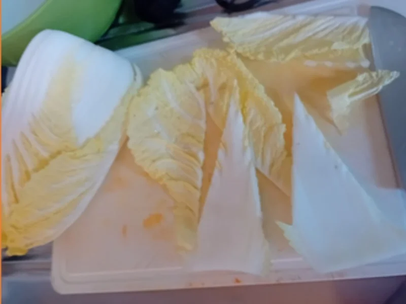 Kibbelinge mit Pommes Frites und Chinakohlsalat - Rezept - Bild Nr. 7