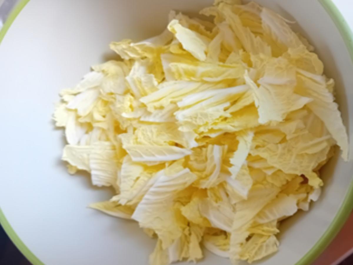 Kibbelinge mit Pommes Frites und Chinakohlsalat - Rezept - Bild Nr. 8