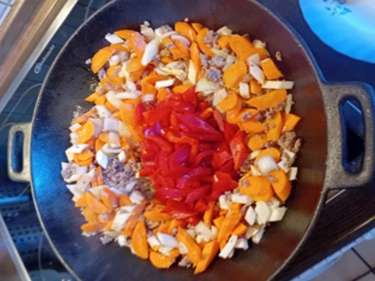Rinderhackfleisch-Gemüsemix süß-sauer im Wok mit Jasmin-Reis - Rezept - Bild Nr. 17608