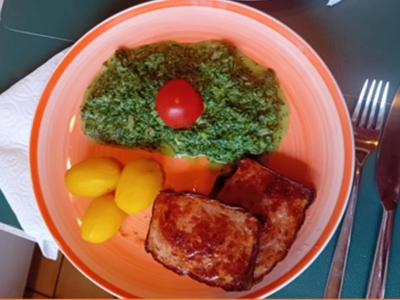 Gebräunter Leberkäse mit würzigen Rahmspinat und Drillingen - Rezept - Bild Nr. 17610