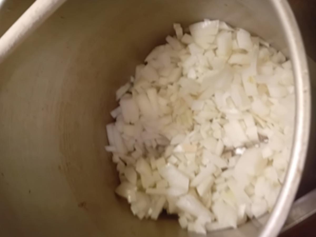 Rezept: Braunkohl-Gemüsezwiebel mit deftiger Fleisch-Wurst-Einlage und Drillingen Bild Nr. 10 Braunkohl-Gemüsezwiebel mit deftiger Fleisch-Wurst-Einlage und Drillingen - Rezept - Bild Nr. 10