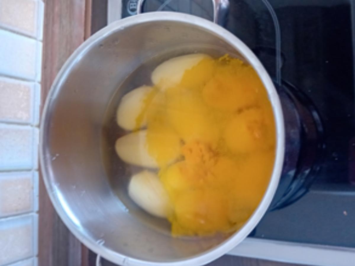 Rezept: Braunkohl-Gemüsezwiebel mit deftiger Fleisch-Wurst-Einlage und Drillingen Bild Nr. 22 Braunkohl-Gemüsezwiebel mit deftiger Fleisch-Wurst-Einlage und Drillingen - Rezept - Bild Nr. 22