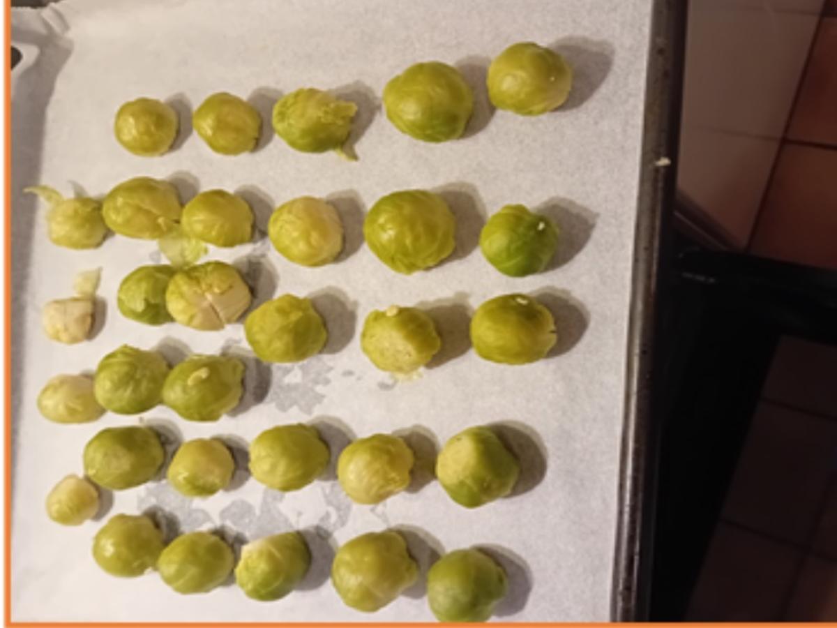 Lachsfilet mit karamellisierten Rosenkohl und Möhren-Kartoffel-Stampf - Rezept - Bild Nr. 8