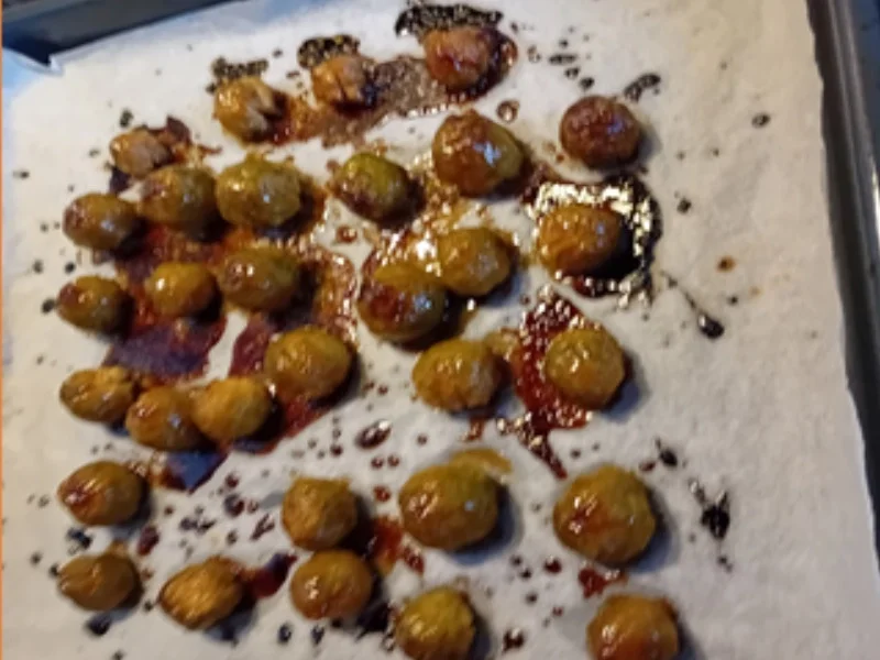 Lachsfilet mit karamellisierten Rosenkohl und Möhren-Kartoffel-Stampf - Rezept - Bild Nr. 9