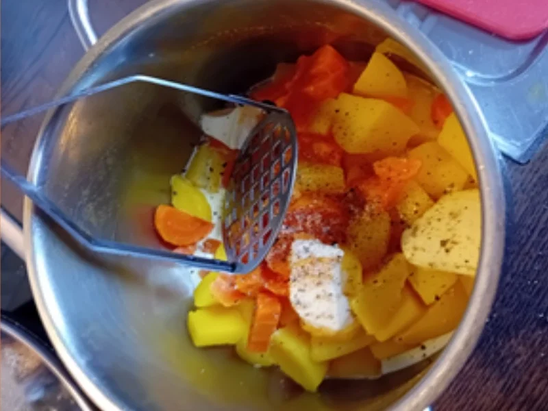 Lachsfilet mit karamellisierten Rosenkohl und Möhren-Kartoffel-Stampf - Rezept - Bild Nr. 11