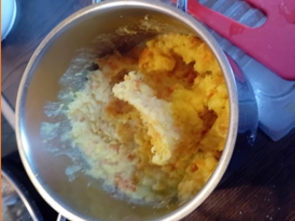 Lachsfilet mit karamellisierten Rosenkohl und Möhren-Kartoffel-Stampf - Rezept - Bild Nr. 12