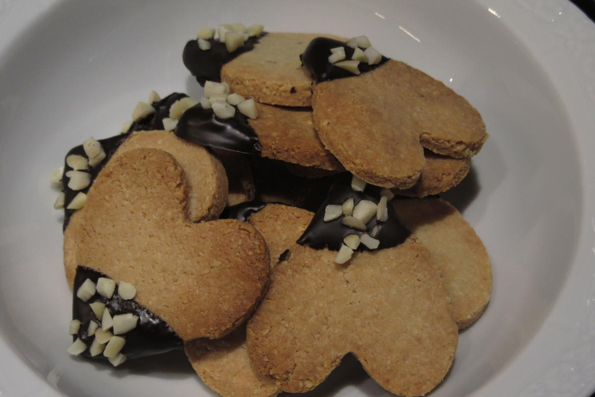 Rezept: Plätzchen: Mandelherzen Bild Nr. 17604 Plätzchen: Mandelherzen - Rezept - Bild Nr. 17604