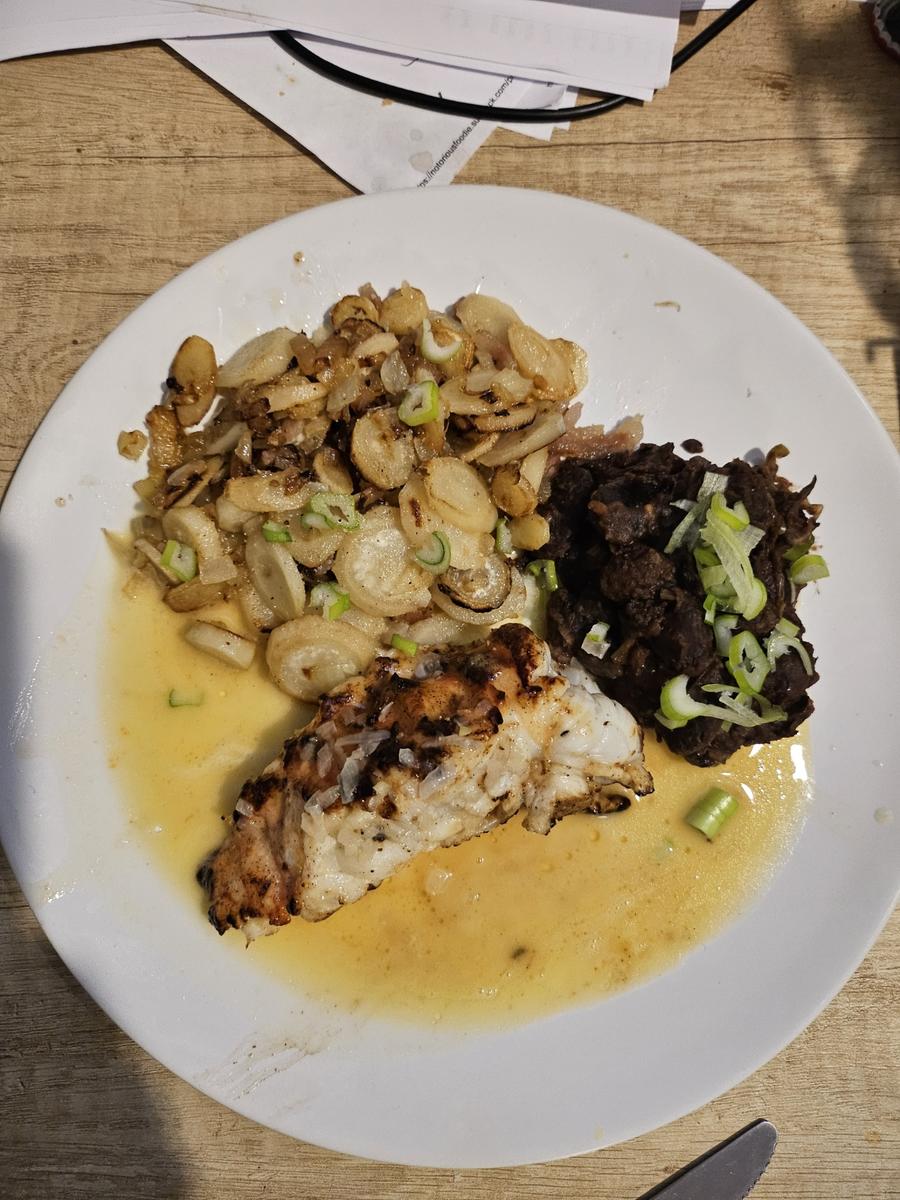 Tristanlobster mit Beurre blanc, gebratenen Petersilienwurzeln und käferbohnenpüree - Rezept - Bild Nr. 2