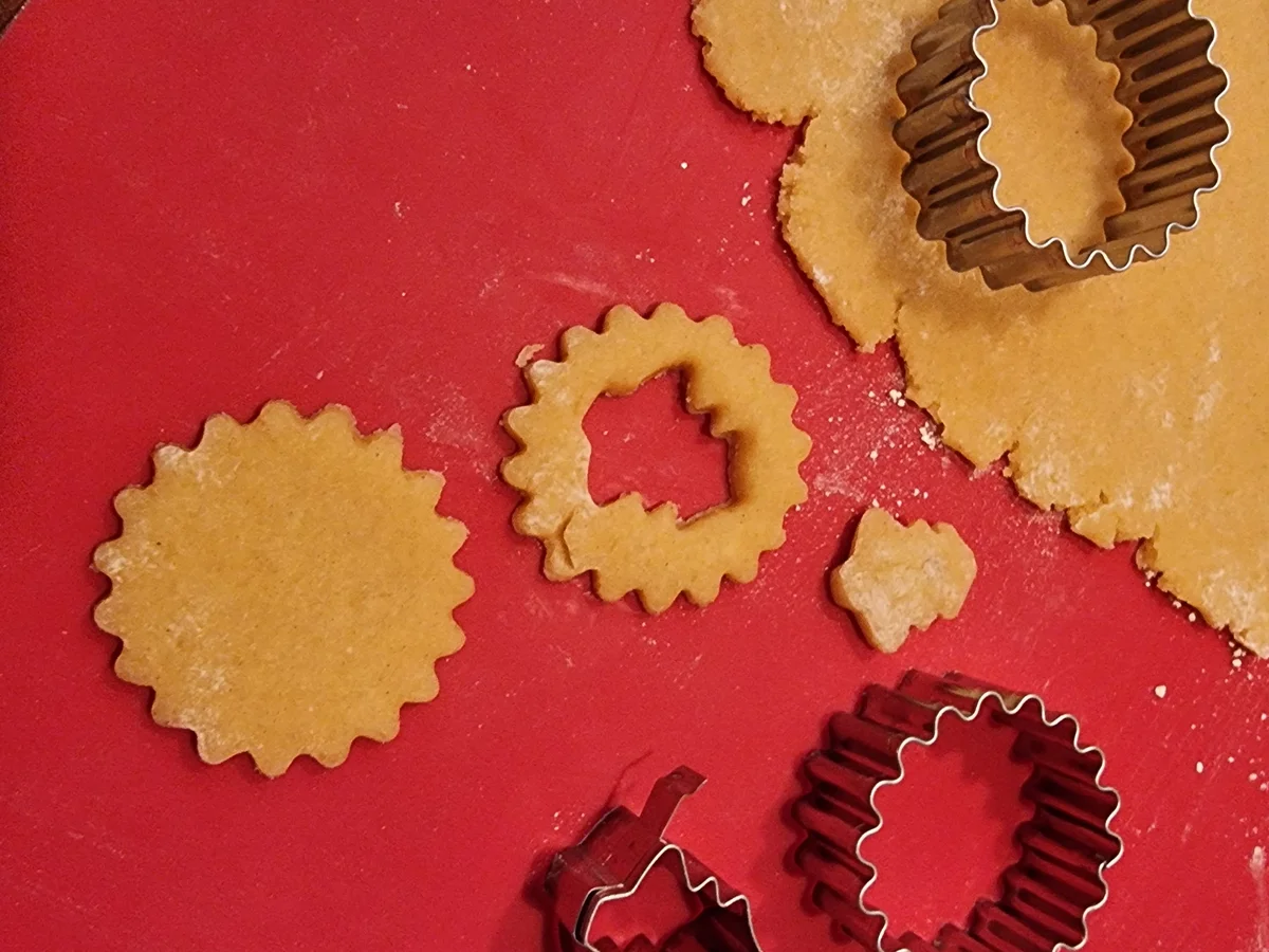 Linzer Blümchen mit Pflaumenmarmelade - Rezept - Bild Nr. 17617