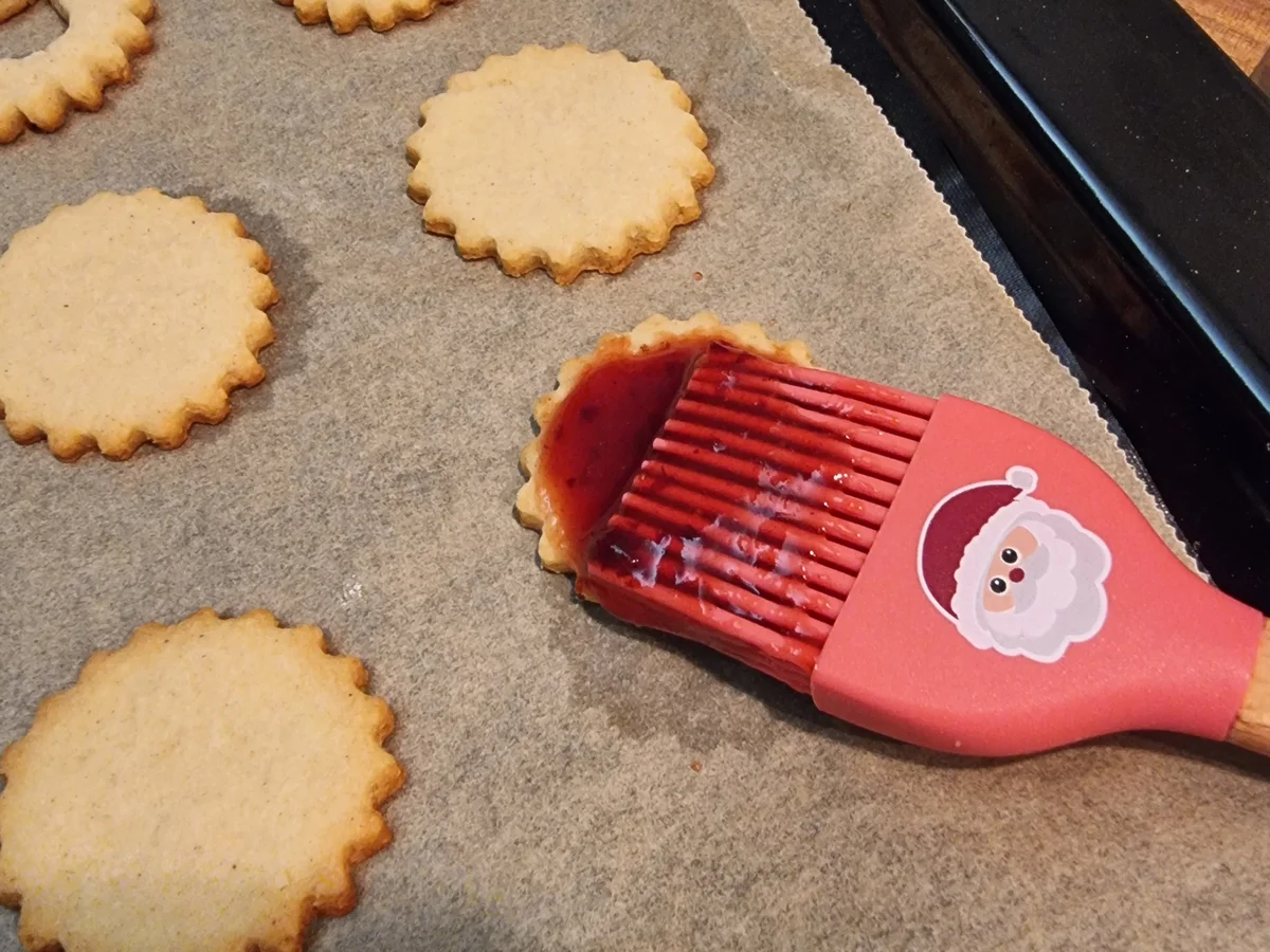 Linzer Blümchen mit Pflaumenmarmelade - Rezept - Bild Nr. 17622