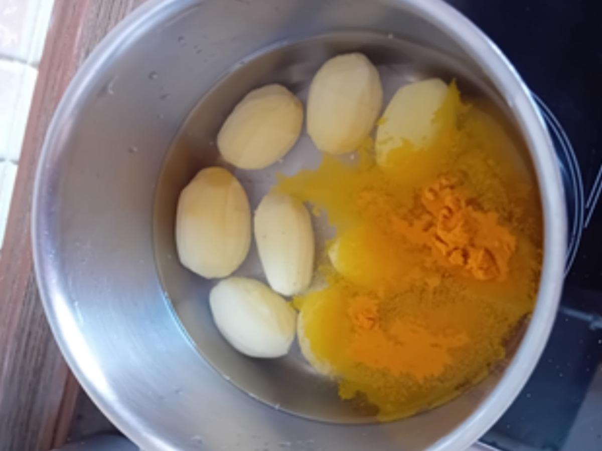 Schwarzwurzeln in Rahmsauce mit herzhaf-ten Buletten und Drillingen - Rezept - Bild Nr. 10