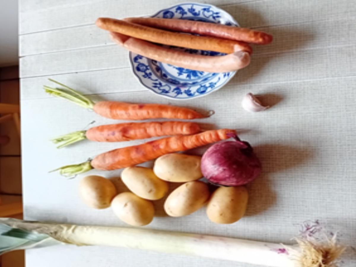 Möhren-Kartoffel-Suppe mir Würstcheneinlage - Rezept - Bild Nr. 3