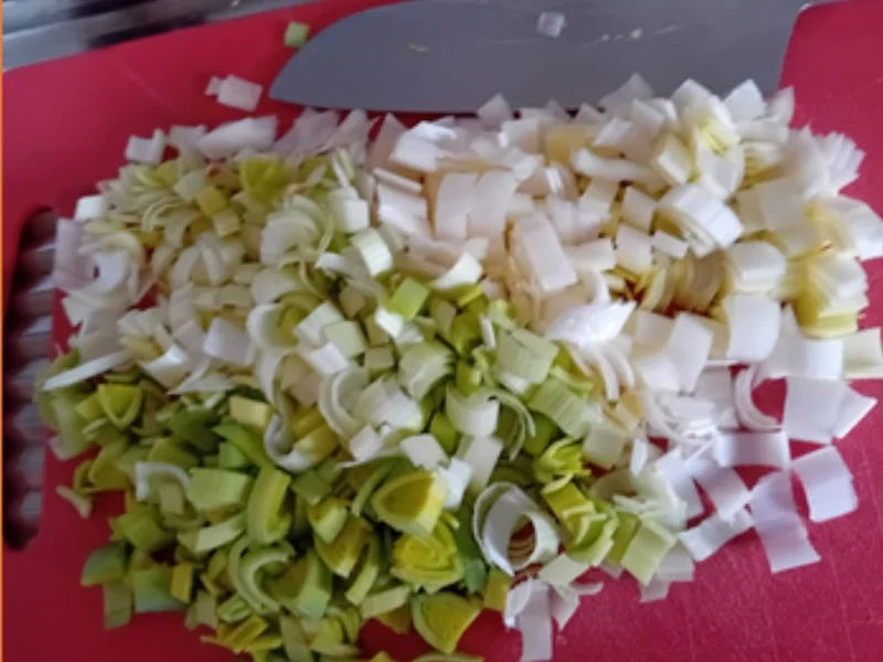 Rezept: Möhren-Kartoffel-Suppe mir Würstcheneinlage Bild Nr. 7 Möhren-Kartoffel-Suppe mir Würstcheneinlage - Rezept - Bild Nr. 7