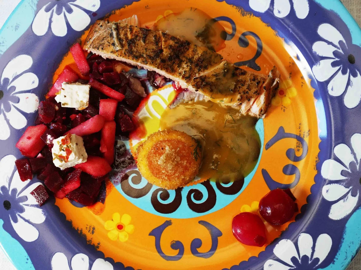 Flammlachs, frittiertes Ei und Rote-Bete-Salat - Rezept - Bild Nr. 17605