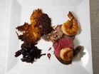 Surf 'n' Turf mit Kartoffelrösti an karamellisierten Rotweinzwiebeln - Rezept - Bild Nr. 17605
