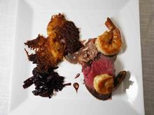 Surf 'n' Turf mit Kartoffelrösti an karamellisierten Rotweinzwiebeln - Rezept - Bild Nr. 17605