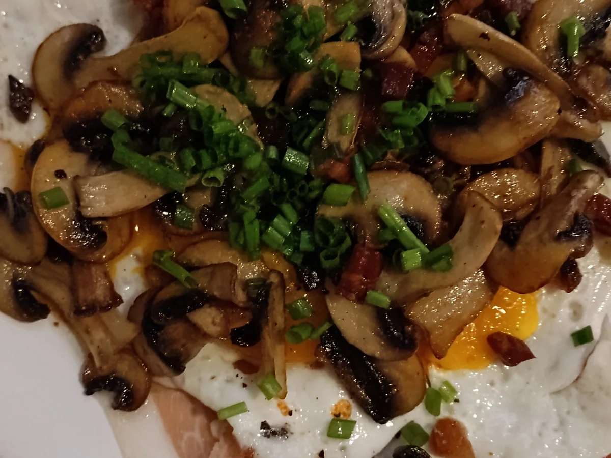 Mein perfektes Spiegelei zum Frühstück mit Champignons - Rezept - Bild Nr. 17605