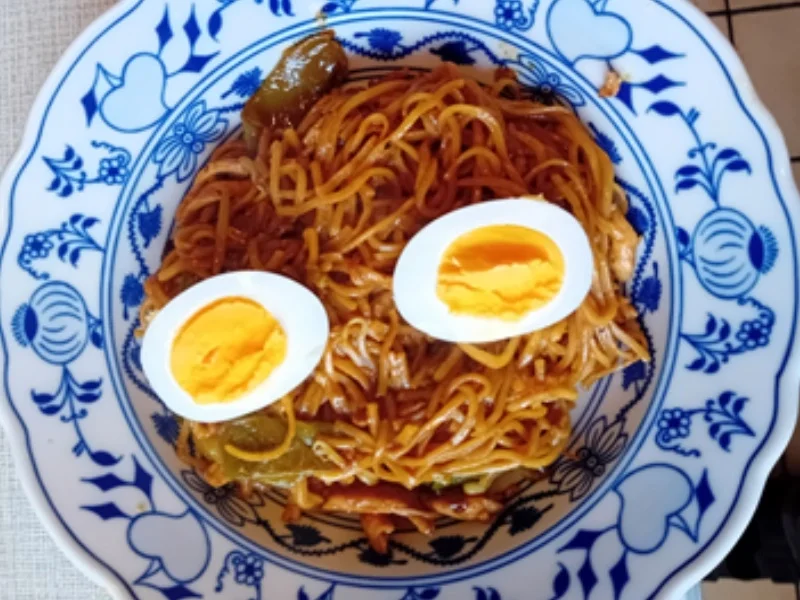 Rezept: Indonesisches Nudel-Curry mit Hähnchenbrustfilet Bild Nr. 2 Indonesisches Nudel-Curry mit Hähnchenbrustfilet - Rezept - Bild Nr. 2