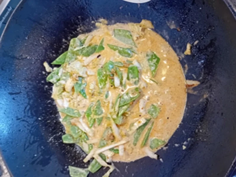 Rezept: Indonesisches Nudel-Curry mit Hähnchenbrustfilet Bild Nr. 8 Indonesisches Nudel-Curry mit Hähnchenbrustfilet - Rezept - Bild Nr. 8