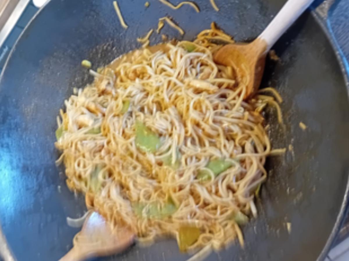 Indonesisches Nudel-Curry mit Hähnchenbrustfilet - Rezept - Bild Nr. 10