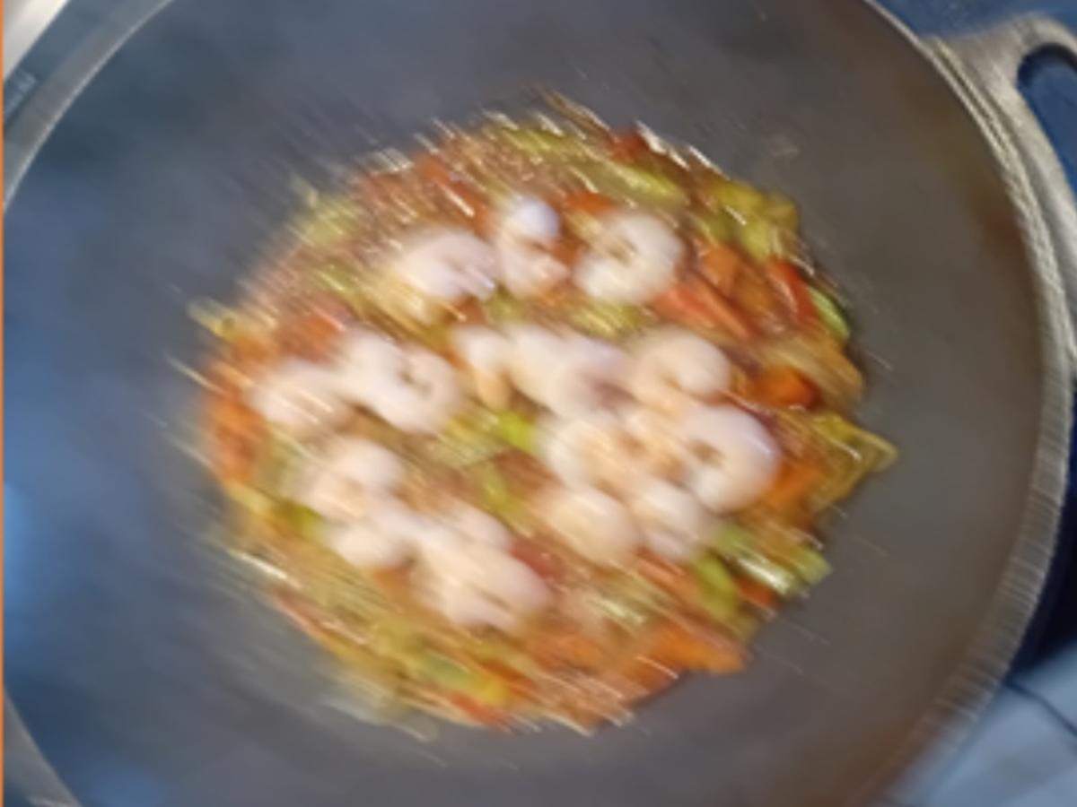 Nasi Goreng mit Garnelen mit Gemüsemix - Rezept - Bild Nr. 17616