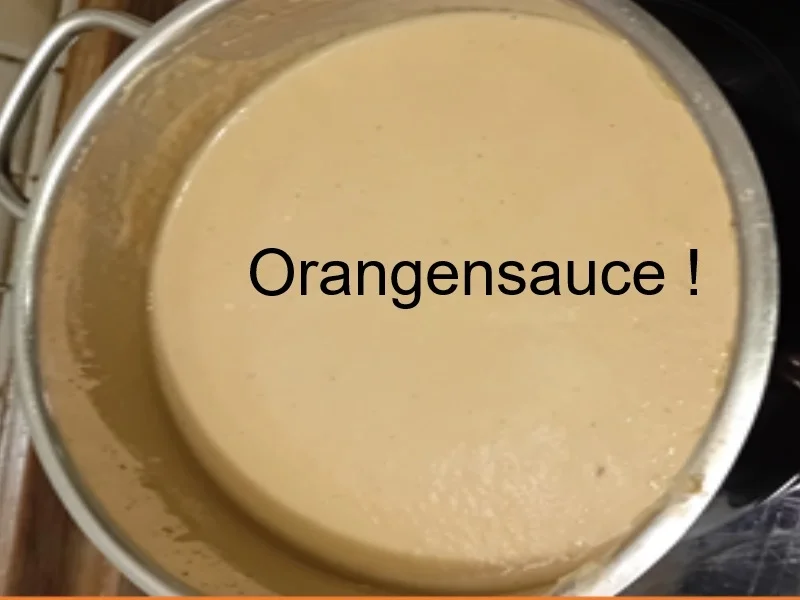 Rezept: Gänsekeule mit Orangensauce, Apfelrotkohl und böhmischen Knödeln Bild Nr. 11 Gänsekeule mit Orangensauce, Apfelrotkohl und böhmischen Knödeln - Rezept - Bild Nr. 11