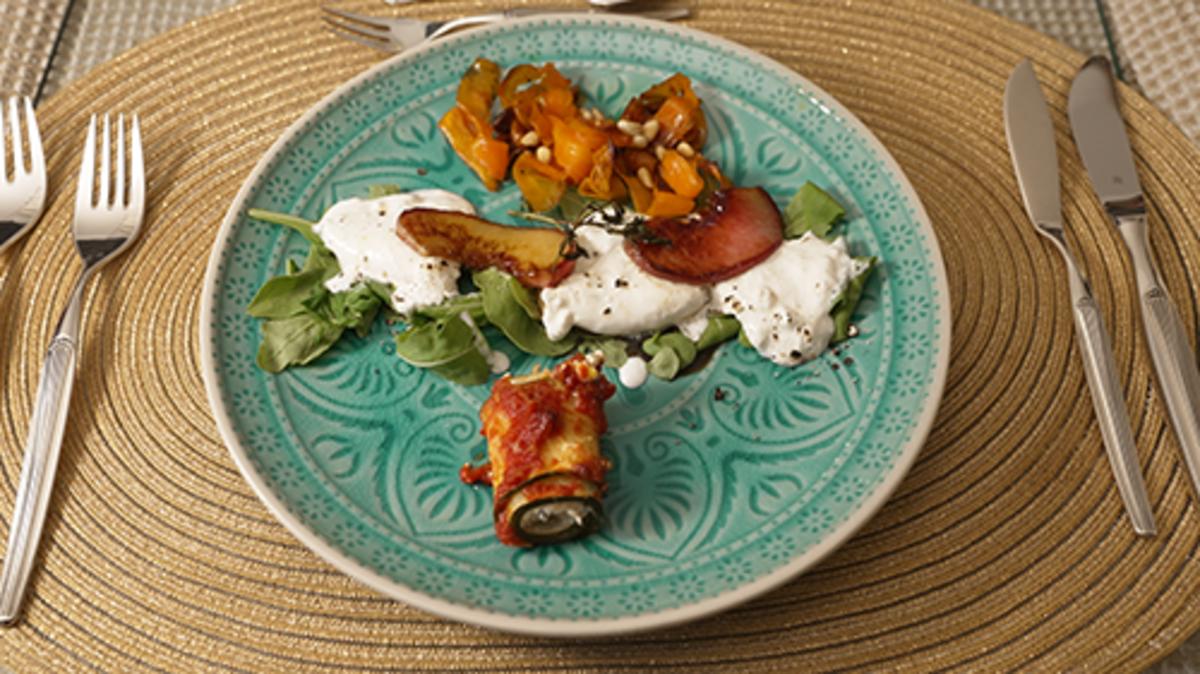 Zucchini-Röllchen, Möhren, Burrata und Pfirsich - Rezept - Bild Nr. 2