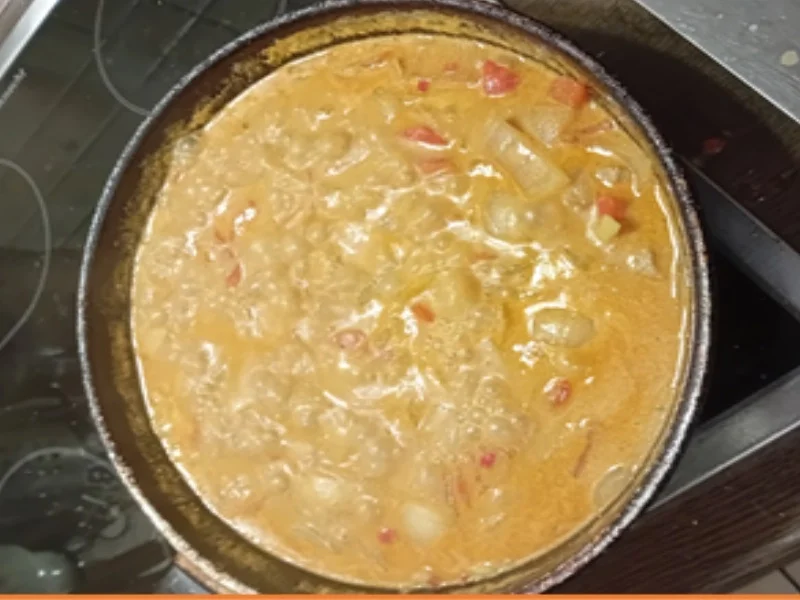 Schweinefilet-Paprika-Gemüsezwiebel-Geschnetzeltes mit Mini-Pellkartoffeln - Rezept - Bild Nr. 17616