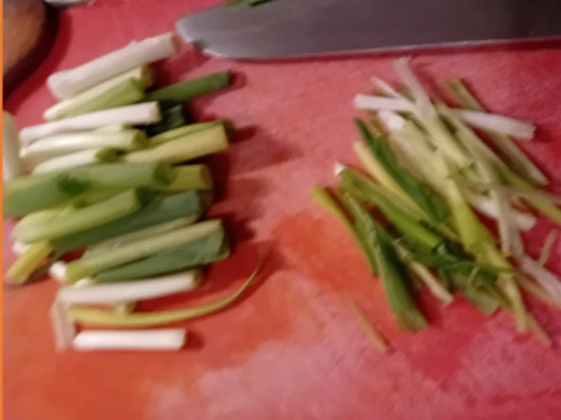 Rezept: Asiatische Suppe mit Kokosmilch, Gemüse, Schweinefilet und Mie-Nudeln Bild Nr. 5 Asiatische Suppe mit Kokosmilch, Gemüse, Schweinefilet und Mie-Nudeln - Rezept - Bild Nr. 5