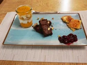 Kaiserschmarrn mit Kirschkompott, Schokoküchlein und Pfirsich-Maracuja-Creme mit Schwips - Rezept - Bild Nr. 2