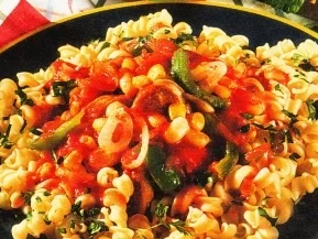 Rezept: Nudeln mit Wurstgulasch Nudeln mit Wurstgulasch - Rezept