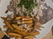 Rinderrostbraten mit Cremechampignongs und selbstgemachten Pommes - Rezept - Bild Nr. 2