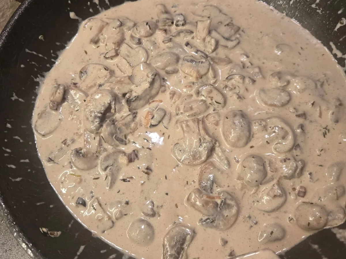 Rinderrostbraten mit Cremechampignongs und selbstgemachten Pommes - Rezept - Bild Nr. 3