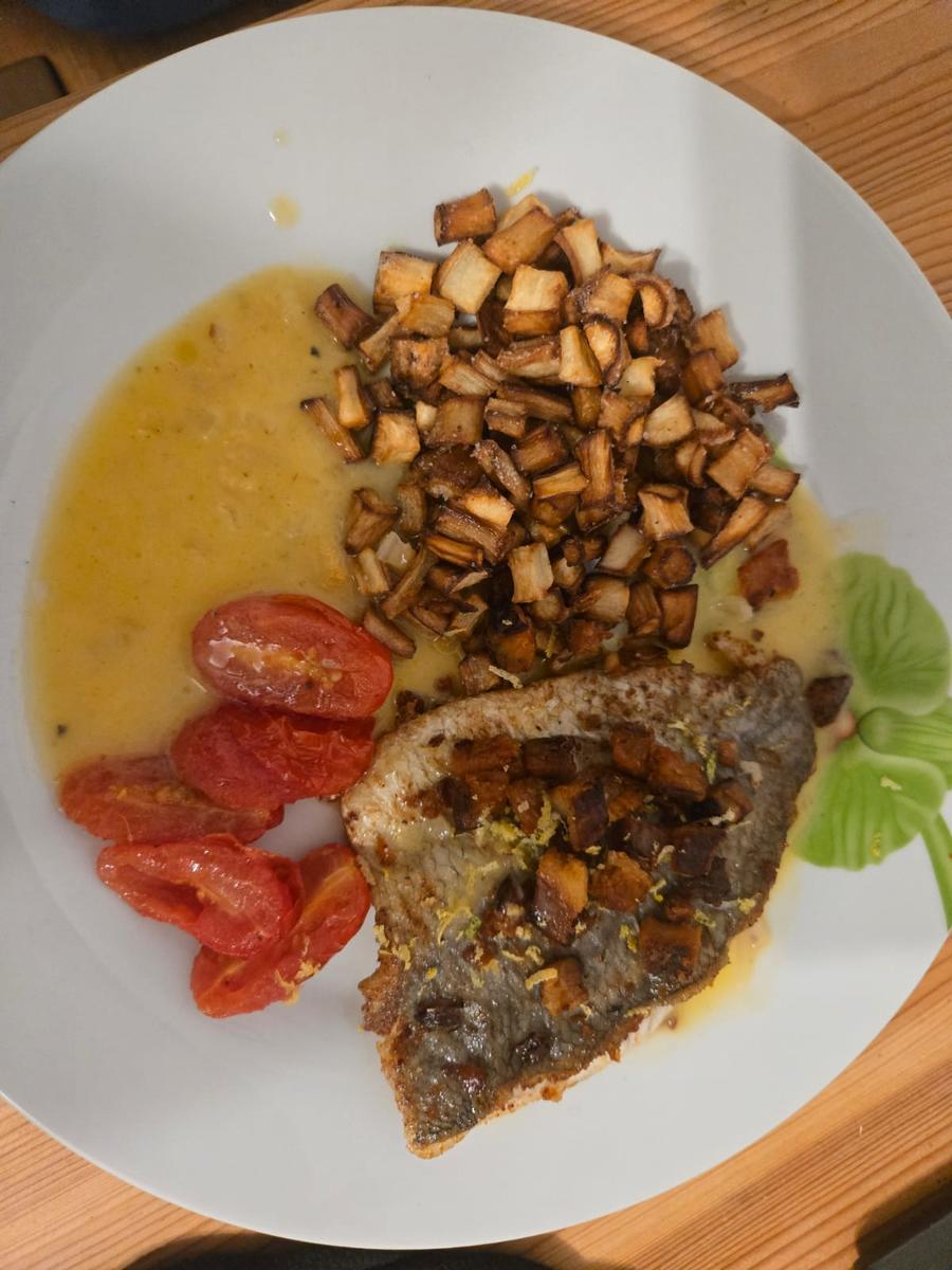 Steierischer Barramundi finkenweder Art mit Ingwer-Mango Beurre Blanc und Petersilienwurze - Rezept - Bild Nr. 17610