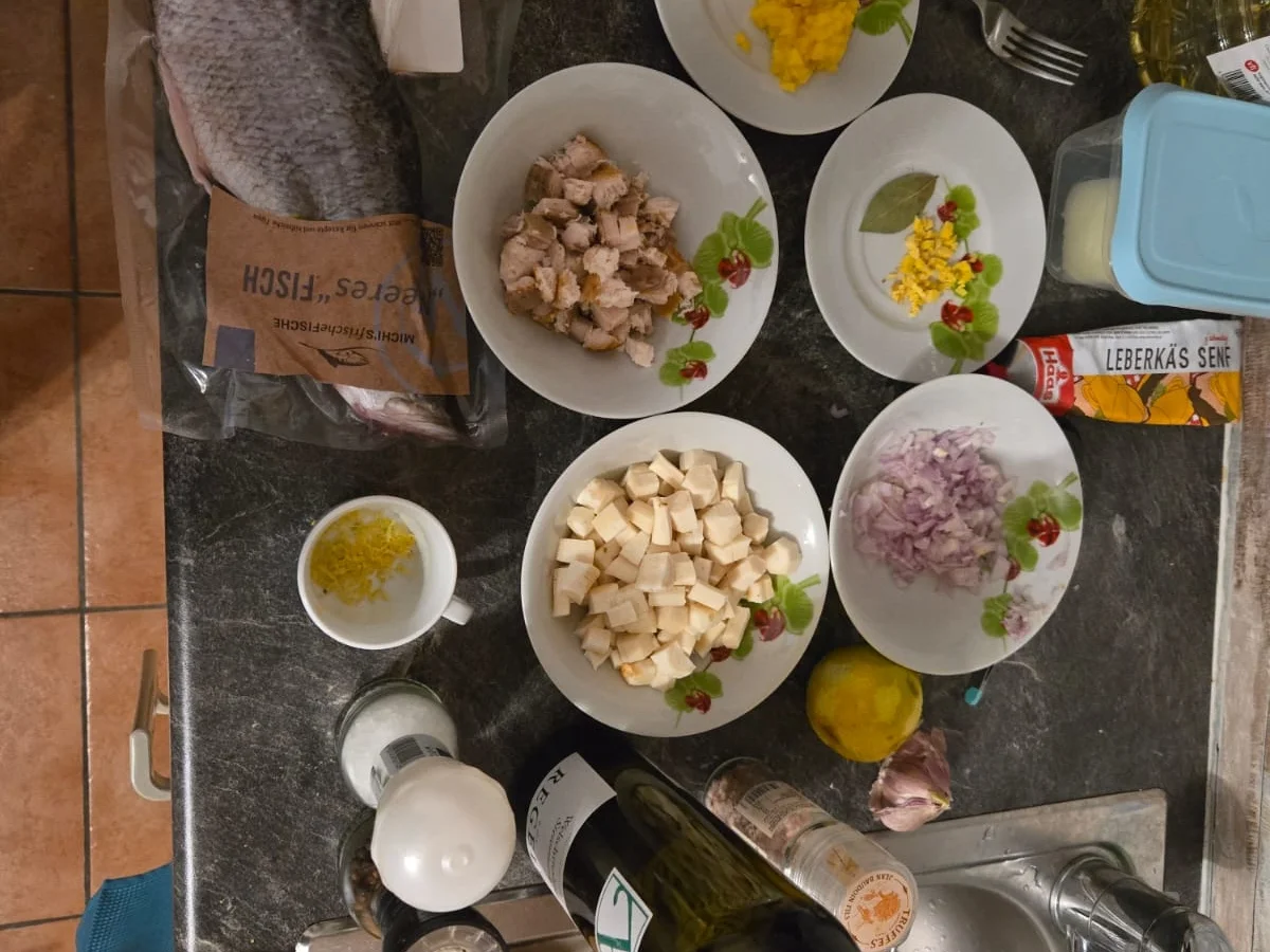 Steierischer Barramundi finkenweder Art mit Ingwer-Mango Beurre Blanc und Petersilienwurze - Rezept - Bild Nr. 17611